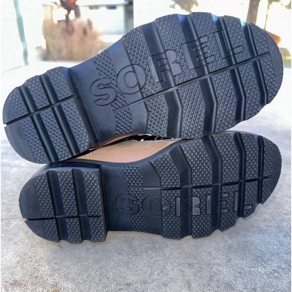 Sorel Women's Lennox Lace Waterproof Boot - Omega Taupe / Black Size 6 - Picture 4 of 9